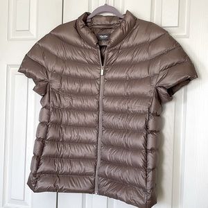 New. Never worn. Martha Stewart Size Large Cap Sleeve Vest